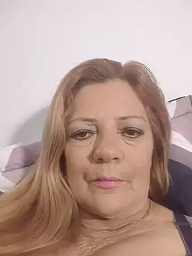 Casandra Cruz online show from October 15, 1:37 am