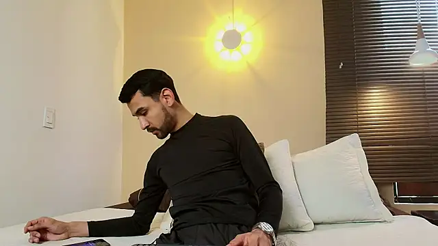 Snapshot of Axel_Moon_S chatting on October 21, 7:24 pm Axel Moon S online show from October 21, 7:24 pm