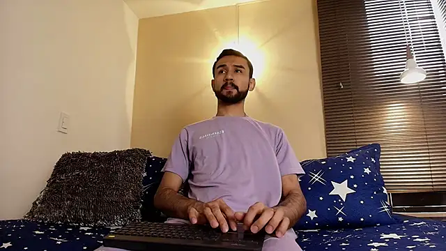 Snapshot of Axel_Moon_S chatting on November 12, 7:51 pm Axel Moon S online show from November 12, 7:51 pm