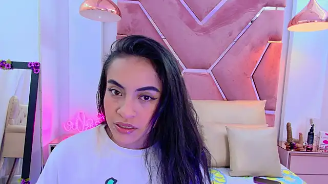 Leslie Bussh  online show from January 8, 11:49 am