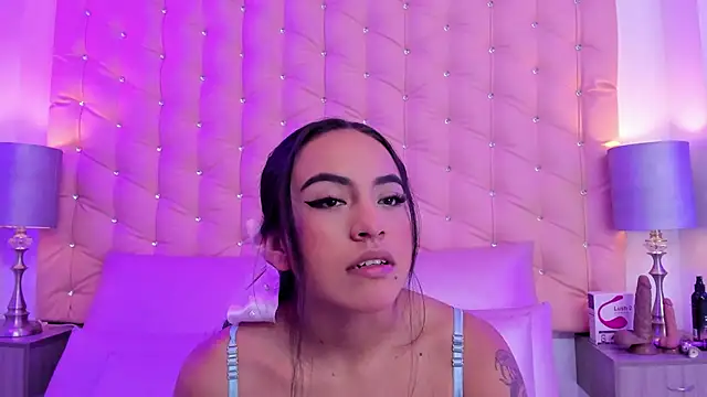 Leslie Bussh  online show from March 7, 11:49 am