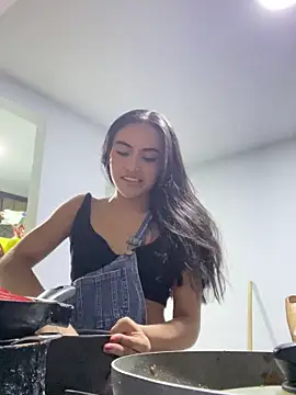 Leslie Bussh  online show from February 18, 2:20 am