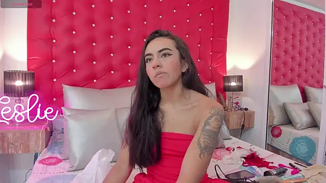 Leslie Bussh  online show from February 14, 12:38 pm