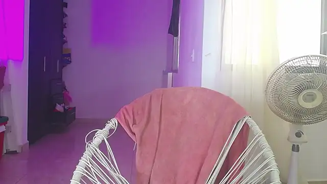 Leslie Bussh  online show from May 29, 5:41 pm