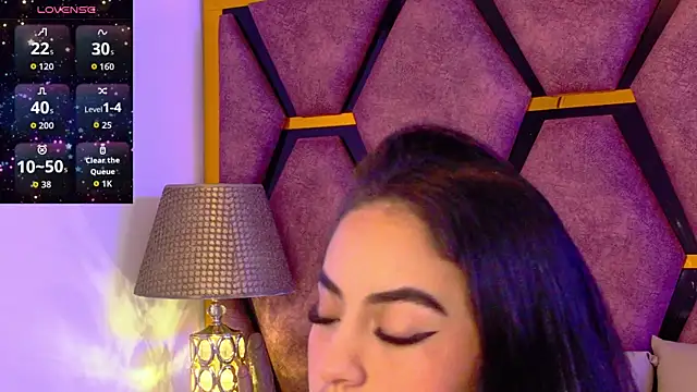 Leslie Bussh  online show from February 8, 12:25 pm