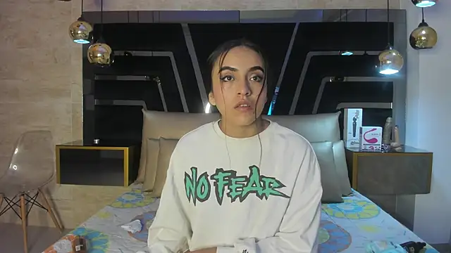 Leslie Bussh  online show from October 29, 8:19 pm