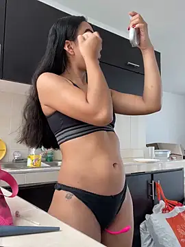 Leslie Bussh  online show from March 4, 3:42 pm