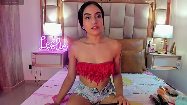 Leslie Bussh  online show from October 26, 12:16 pm