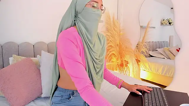 Ridwana  online show from November 4, 12:31 pm