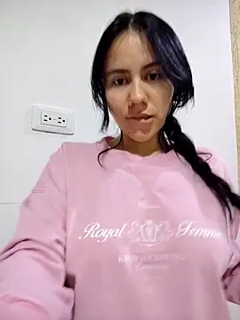 Snapshot of valen-sexx chatting on May 6, 3:10 am valen-sexx online show from May 6, 3:10 am