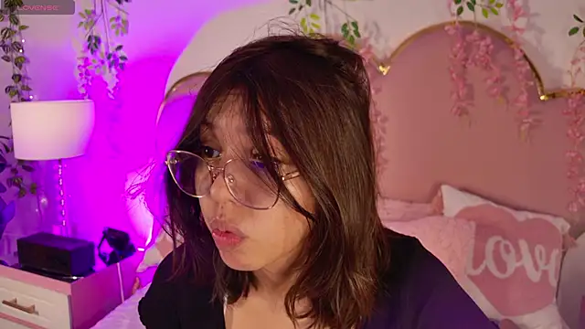 Lauuu2007 online show from March 27, 9:16 pm