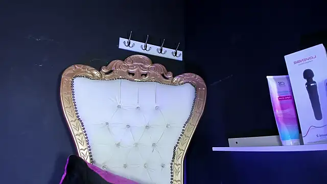 Snapshot of Bagiolett chatting on November 27, 8:09 pm Bagiolett online show from November 27, 8:09 pm