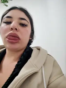 Bagiolett online show from March 19, 7:14 pm