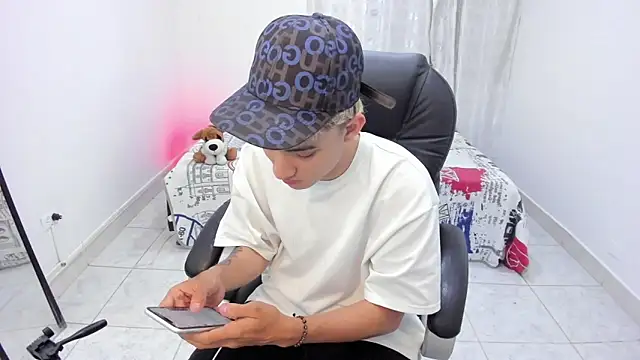 weesley boy online show from September 27, 3:34 am