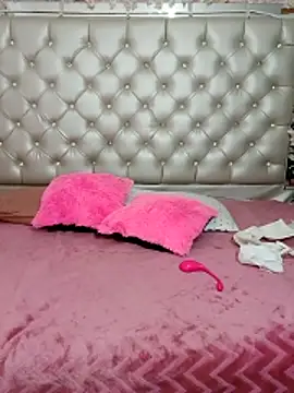 Snapshot of ZARAY_1118 chatting on November 26, 8:53 pm ZARAY 1118 online show from November 26, 8:53 pm