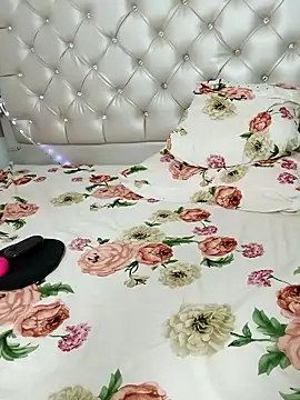 Snapshot of ZARAY_1118 chatting on November 21, 7:13 pm ZARAY 1118 online show from November 21, 7:13 pm