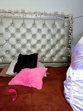 Snapshot of ZARAY_1118 chatting on November 28, 7:47 pm ZARAY 1118 online show from November 28, 7:47 pm