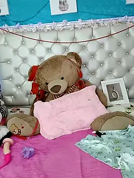 Snapshot of ZARAY_1118 chatting on October 19, 9:39 pm ZARAY 1118 online show from October 19, 9:39 pm