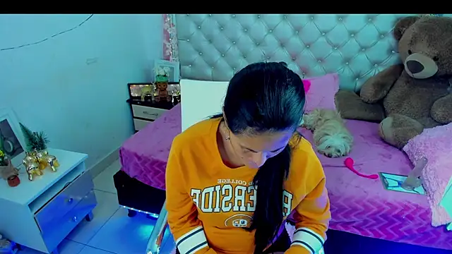 Snapshot of ZARAY_1118 chatting on September 17, 11:29 pm ZARAY 1118 online show from September 17, 11:29 pm