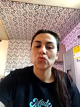 vanessa-titisM online show from May 9, 2:31 pm