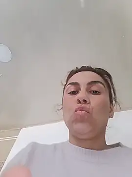 vanessa-titisM online show from July 12, 6:31 pm
