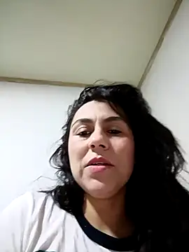 Snapshot of vanessa-titisM chatting on November 21, 12:53 am vanessa-titisM online show from November 21, 12:53 am