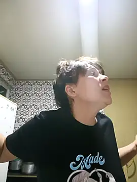 vanessa-titisM online show from March 26, 4:00 am