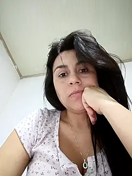 Snapshot of vanessa-titisM chatting on November 1, 12:28 am vanessa-titisM online show from November 1, 12:28 am