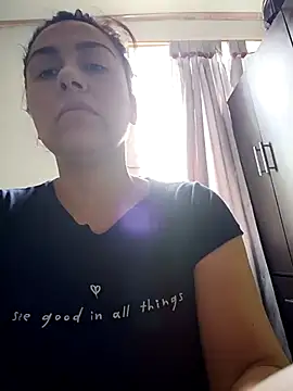 Snapshot of vanessa-titisM chatting on December 2, 3:47 pm vanessa-titisM online show from December 2, 3:47 pm