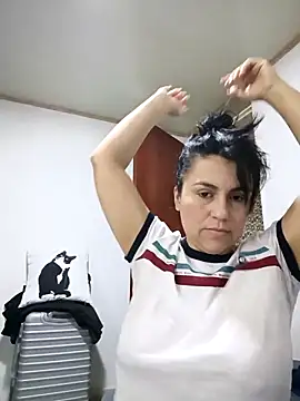 Snapshot of vanessa-titisM chatting on November 20, 2:56 am vanessa-titisM online show from November 20, 2:56 am