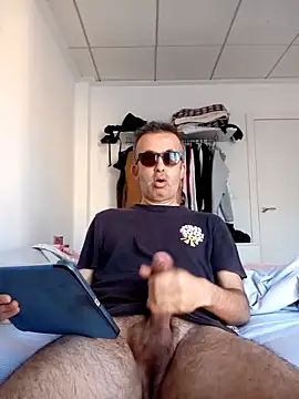 EmilioTaladdro online show from May 13, 5:36 am