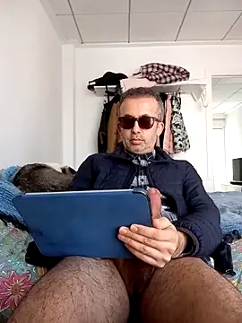 EmilioTaladdro online show from March 12, 11:25 am