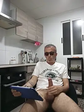 EmilioTaladdro online show from May 19, 8:27 pm