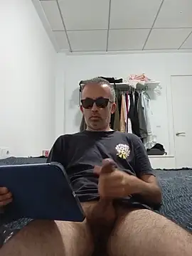 Snapshot of EmilioTaladdro chatting on June 13, 9:46 pm EmilioTaladdro online show from June 13, 9:46 pm
