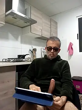 EmilioTaladdro online show from March 29, 12:12 am