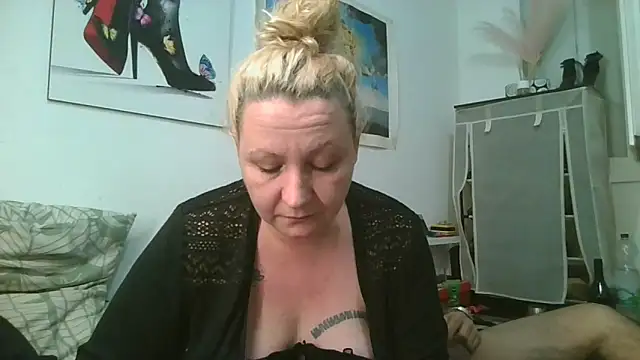 Bakala93 online show from May 10, 1:53 am