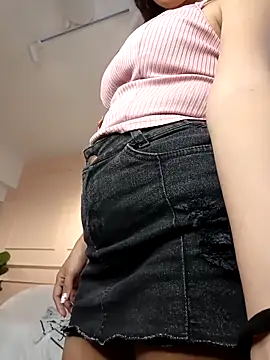 Snapshot of ArielBlossom___ chatting on February 28, 12:05 pm ArielBlossom online show from February 28, 12:05 pm