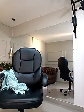 Snapshot of ArielBlossom___ chatting on February 14, 12:05 pm ArielBlossom online show from February 14, 12:05 pm