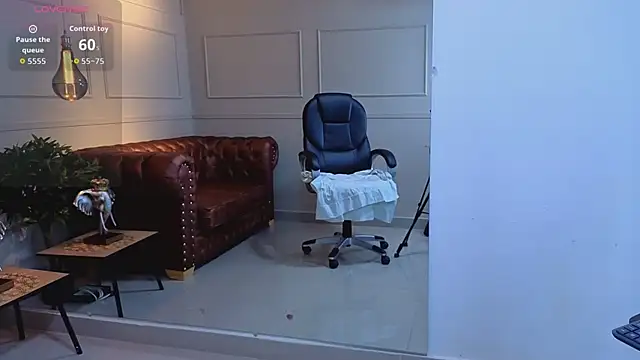 Snapshot of ArielBlossom___ chatting on February 8, 12:03 pm ArielBlossom online show from February 8, 12:03 pm