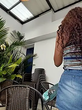 ArielBlossom    online show from January 7, 11:15 am