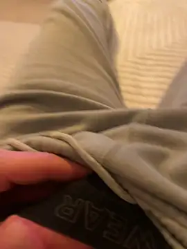 Milike 93 online show from April 8, 9:05 pm