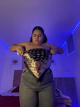 Snapshot of Anabelle_00_ chatting on July 10, 4:23 am Anabelle 00 online show from July 10, 4:23 am