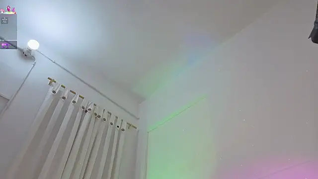 ashlynnlowe  online show from February 6, 8:05 pm