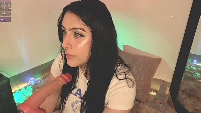 ashlynnlowe  online show from November 4, 7:28 pm