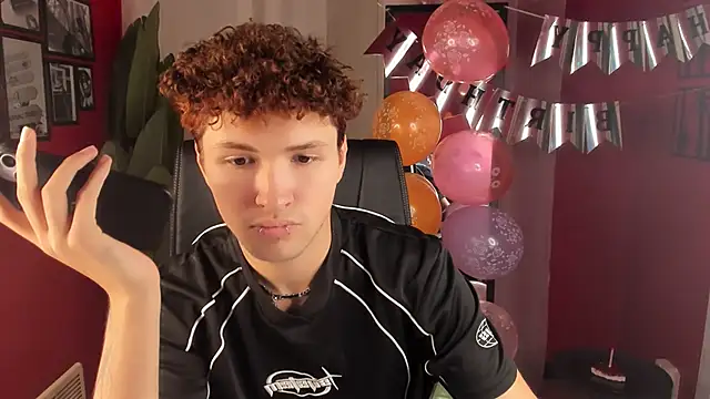 Snapshot of JonnyDarka chatting on November 29, 12:38 pm JonnyDarka online show from November 29, 12:38 pm