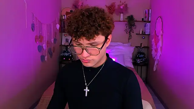 Snapshot of JonnyDarka chatting on December 16, 4:11 pm JonnyDarka online show from December 16, 4:11 pm