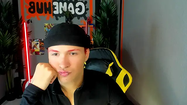 Snapshot of JonnyDarka chatting on November 7, 10:42 am JonnyDarka online show from November 7, 10:42 am