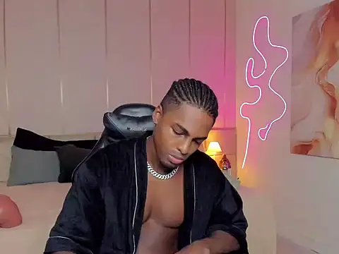 Snapshot of SoHighAngel chatting on February 24, 10:10 pm SoHighAngel online show from February 24, 10:10 pm