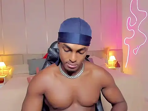 Snapshot of SoHighAngel chatting on February 23, 10:43 pm SoHighAngel online show from February 23, 10:43 pm