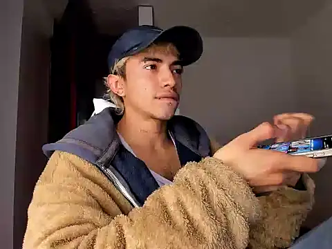 Snapshot of guynextdo0r chatting on September 25, 6:14 pm guynextdo0r online show from September 25, 6:14 pm